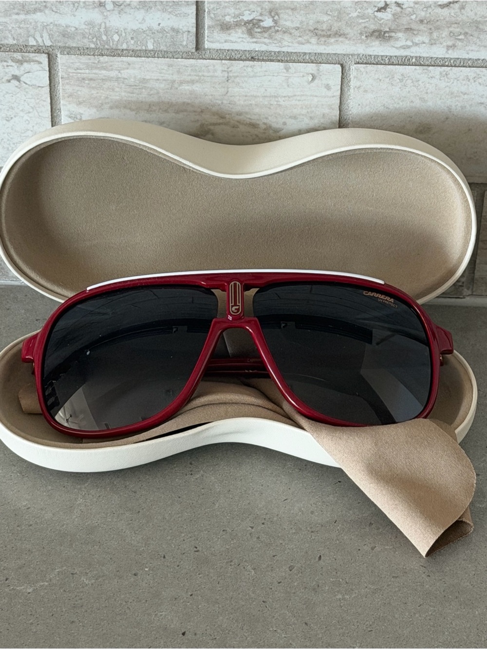 Carrera Red Frame Black Lens Men's Sunglasses. NWOT